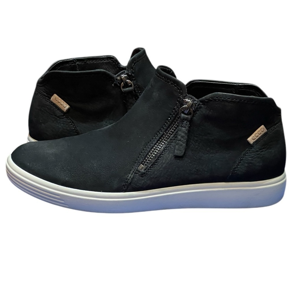 ECCO SOFT NUBUCK LOW ZIP URBAN BOOTIES SZ 8-8.5/39 EUC